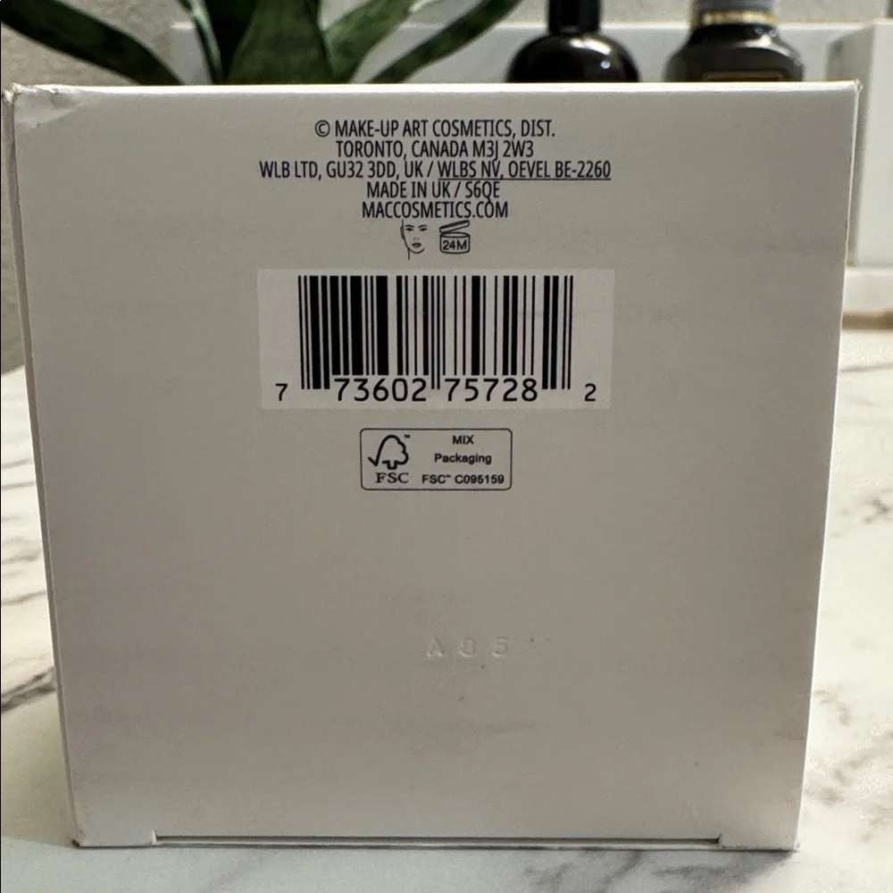 NWT MAC Hyper Real Skincanvas™ Waterlight Cream HA3 Moisturizer 1.7oz/50ml - Picture 3 of 5